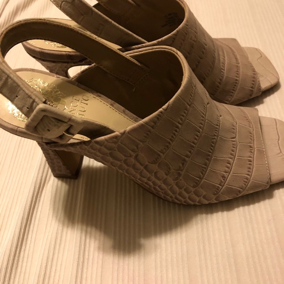 Cream Snakeskin Velvet Vince Camuto Heels - Picture 3 of 7